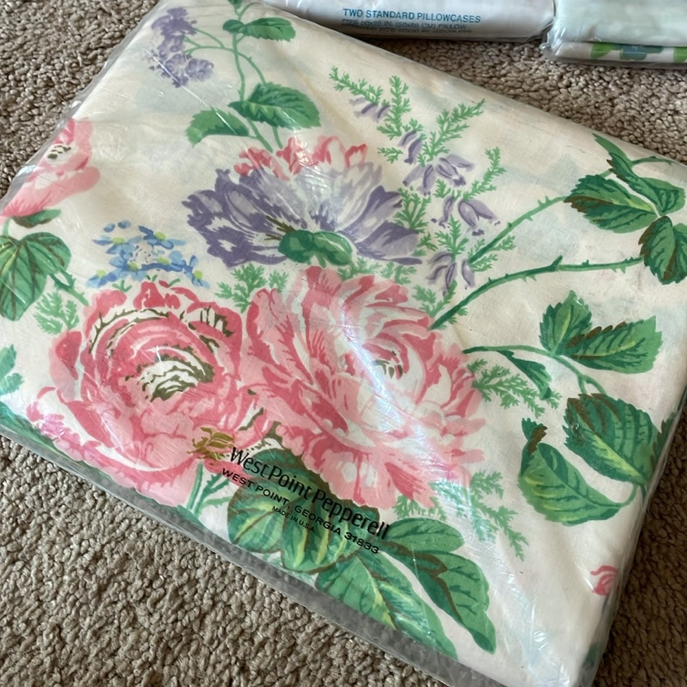 Vintage linen lot selected irregulars NIP floral bed sheet pillowcases - Picture 5 of 5